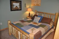 Northwoods Paradise on Keyes Lake sleeps 12 Hotels in Florence County