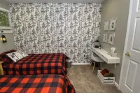 Cozy ski chalet - w/ Assoc amenities. 10 mins from Mount Snow