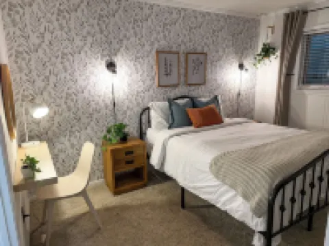5 min walk to village and slopes! Peaceful 3 BR 2 Bath retreat エドレーのホテル