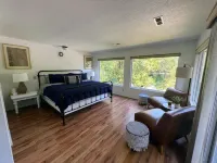 Summer Dreams Come True at the River House Retreat! 10 Min to Battle Ground,