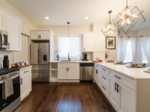 Boston Luxury Home, Free parking, 5 mins to the Casino, 10 minutes to airport. Hoteles en Everett