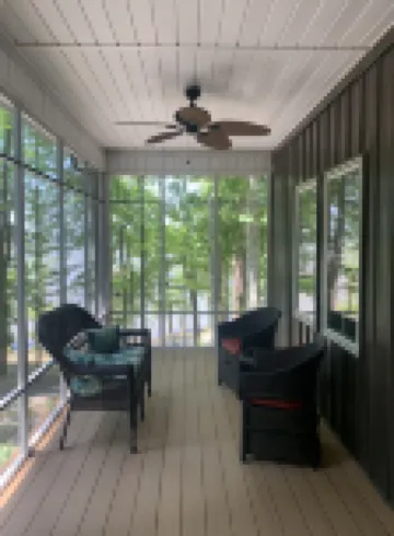 Lake Front Cottage with private sandy beach