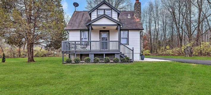 Newly renovated Cozy home with chef kitchen, pretty much fully stocked Hotels in Clermont County