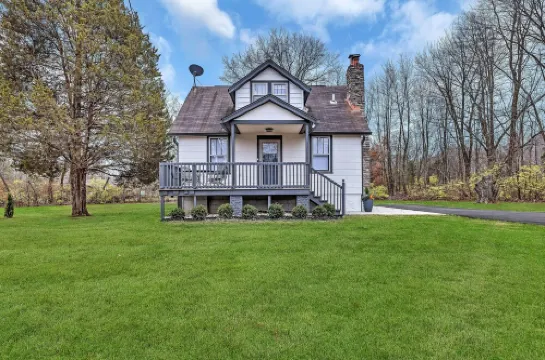 Newly renovated Cozy home with chef kitchen, pretty much fully stocked