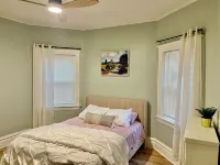 Lovely vintage Oak Park 3bd 1ba perfectly located Chicago loop & public transit Hotels in Oak Park