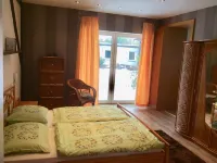 Vacation apartment directly on the lake with private access.