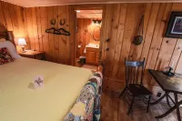 Hemingways cozy rustic cabin 5 min. from Cody