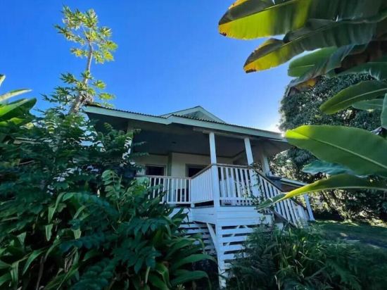 Private Paradise Organic Farm Stay with Ocean View, Nestled in Banana Grove