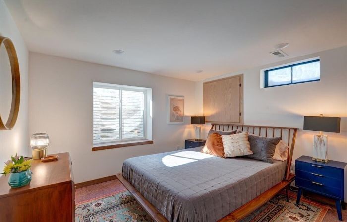 Paoli Den - Renovated Flat!