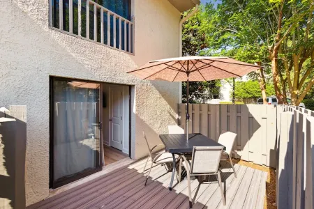 Seas the Day - Stepless -Walking distance from beach - New remodel interior 2023 Отели рядом с Аэропорт Хилтон Хэд