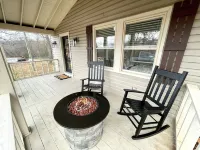 Guest House w/ Pool and Hot Tub! 10min away from Lake Norfork!