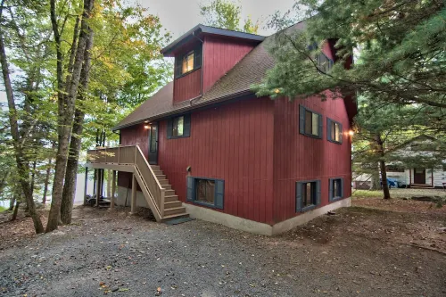 Lakefront on Wallenpaupack with Hot Tub - Pet Friendly