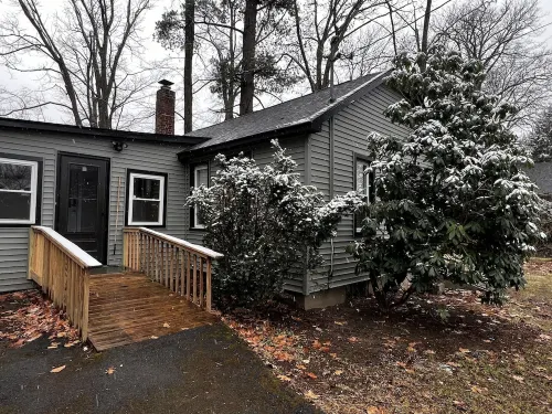 Peaceful Riverfront Cottage with Private Hot tub Hotels in Ulster