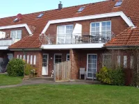 Apartment SEERÄUBER in a quiet location, balcony, only 300m to the green beach Hotels in Friedrichskoog