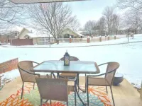 Pools, Hot Tub, Sauna, Gorgeous, 3 min to Strip!