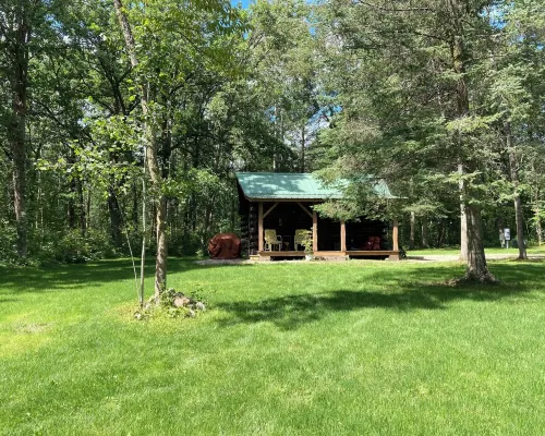 Cozy cabin for 2 on Shipman Lake. Peace and tranquility surround you. Ξενοδοχεία στην πόλη Becker County