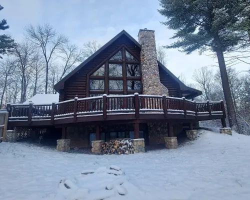 Large cozy log cabin in Wisconsin, Close to miles of ATV/ UTV trails Hotels in Polk County