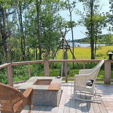 Beautiful lakefront home on Seal Cove next to Acadia National Park