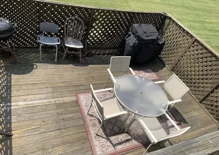 Cozy Poconos Cabin Getaway - 8 min from Kalahari! Отели в г. Танкханнок Тауншип