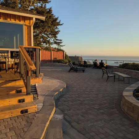 Sparkling Clean, Private & Quiet! Amazing Ocean Views [4]