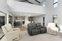 Boat Friendly & Private Pool