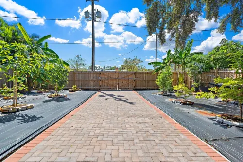 76th Av Pinellas Park Centralized & Spacious House