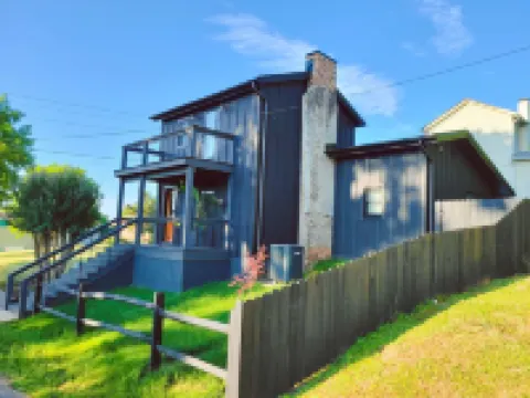 Completely remodled Victorian era home downtown Lynchburg VA