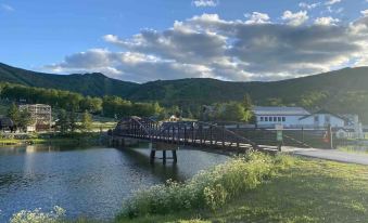 Trail Creek: Ski Home to Renovated 1st Floor, 1Br Condo. Sleeps 4.
