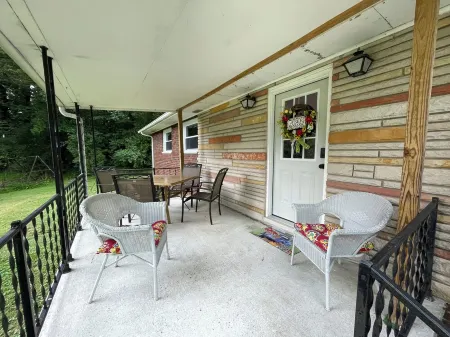 Beautiful Mountain View’s and Located on several acres for privacy Отели в г. Логан