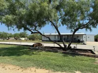 The Runaway Place @ O.H. Ivie - 2 minutes from Elm Creek Marina and boat ramps.