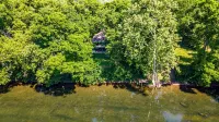Waterfront Cabin - Family and Dog Friendly
