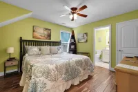 Relax and Recharge: Spacious 3-Suite Home in Tybee Island,  Short Walk to Beach!