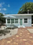 Palm Cottage Sleeps 4. Fall and Holiday Season at Hidden Hammock.