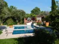 Detached villa with good amenities, private pool, close to Aix en Provence Hôtels à : Coudoux