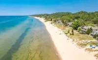 Bright & Beautiful - Family-Friendly, Newly Renovated, Steps to the Shore! - Boutique