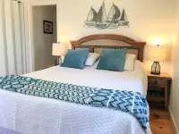Private Beach on Nantucket Sound - Walk to Beach, Town, Harbor! Free EV Charging - شرفة