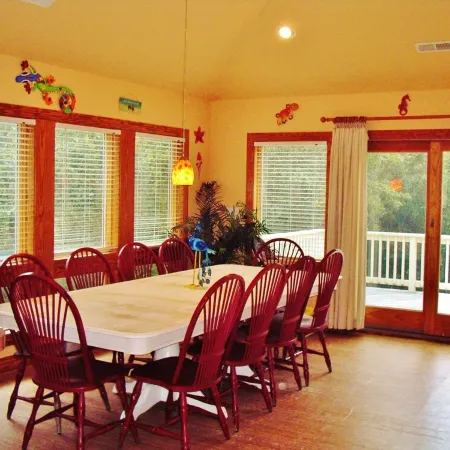 TIKI POOL & SPA, GOLF CART, KAYAK, WATERFALL, FIREPIT EXCELLENT LIGHTHOUSE VIEWS