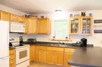 Spacious 5 BR 2 bath home on 1+ acre in Bar Harbor Hotel a Hancock County