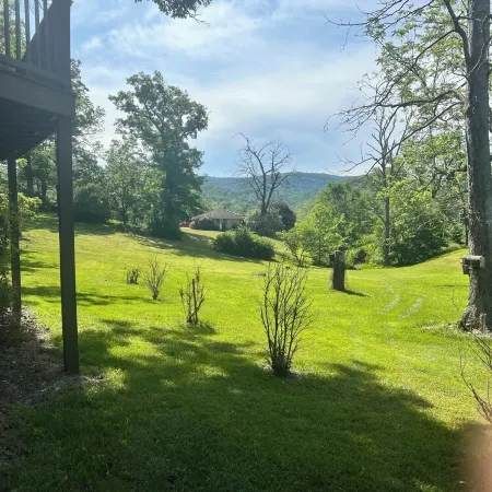 Cozy Cottage 2 bedroom house one and half bathrooms Cumberland, Md with AC, WiFi