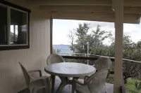 Cabin Near Sequoia & Kings Canyon National Parks
