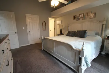 Parkview Bay, 3 bed, 3 bath, lakeview, elevator, wifi, pool