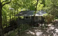 Come to Asheville! NEWLY REMODELED & Only 4 Mins to DT AVL, Dog Friendly, FP