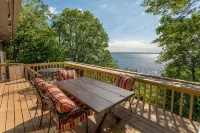 Spectacular Waterfront Gull Lake Cabin and Perfect Location Close to Everything
