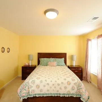 4 bedroom house close to the Horse Park