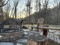 Hidden Cabin Retreat with Hot Tub in Lost City, WV
