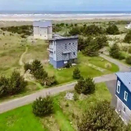 Sunsets, Ocean Views + Beach Path!