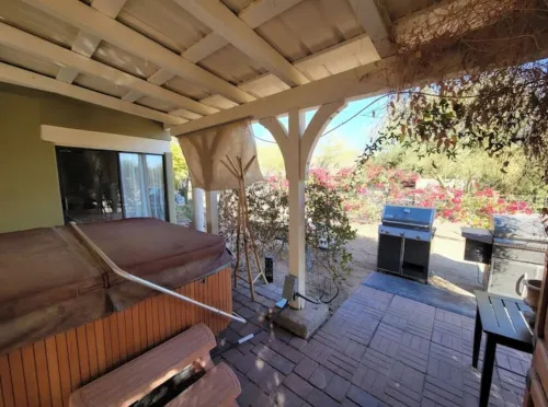 Cave Creek Southwest hospitality sleeps 12