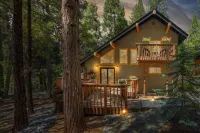 Arnold’s Cozy Cabin  – Rustic-Modern Retreat Near Big Trees & Bear Valley