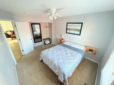 Steps from Mass Ave & Bottleworks + Garage parking