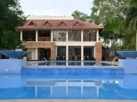 The Golkonda Resort and Spa - С бассейном